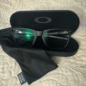 Oakley men’s eyeglasses